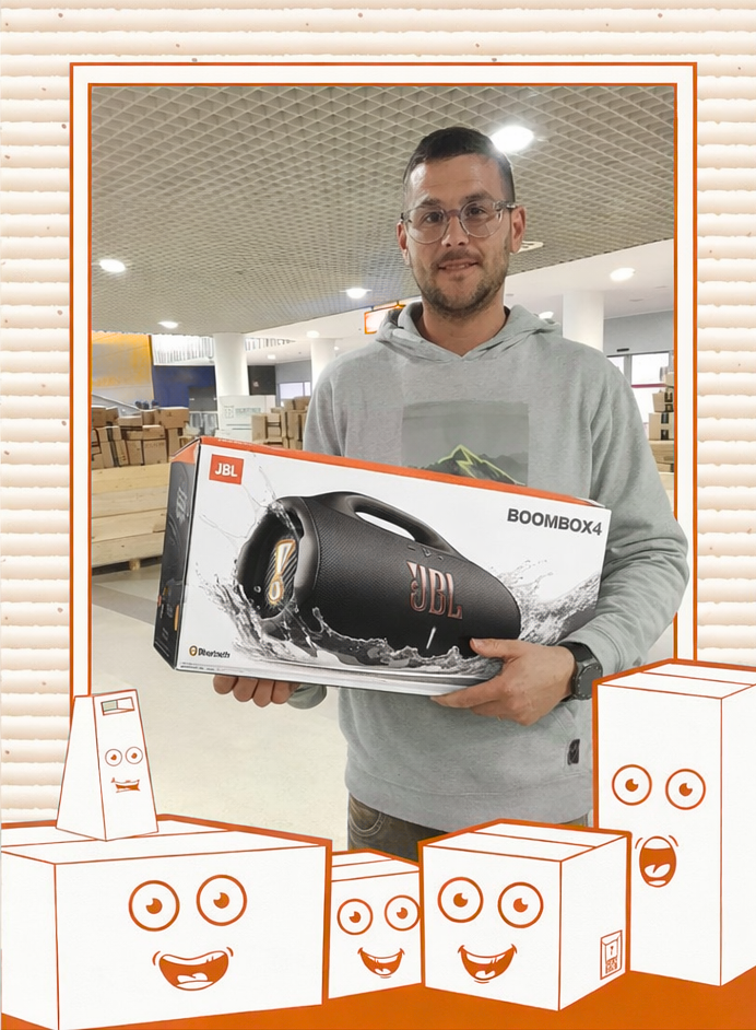 Cliente premiado com JBL Boombox